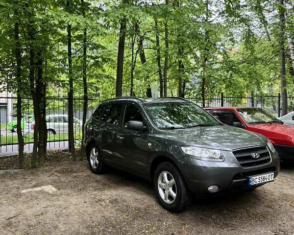 Сірий Хендай Санта Фе, об'ємом двигуна 2.19 л та пробігом 320 тис. км за 10000 $, фото 14 на Automoto.ua