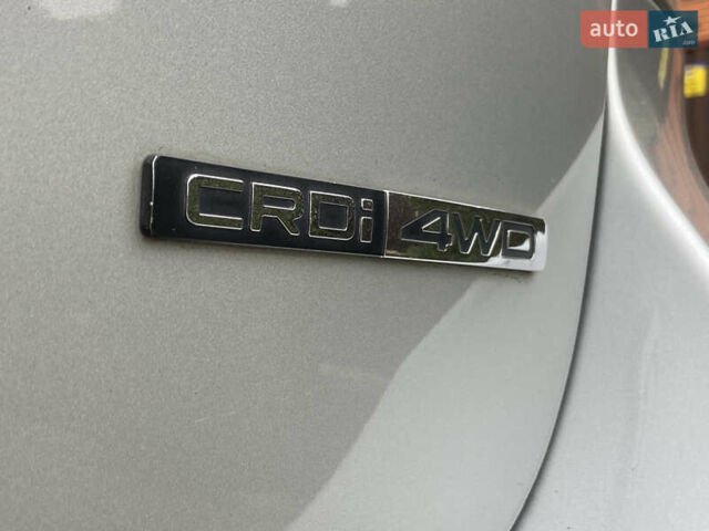 Сірий Хендай Санта Фе, об'ємом двигуна 2.19 л та пробігом 189 тис. км за 7950 $, фото 13 на Automoto.ua