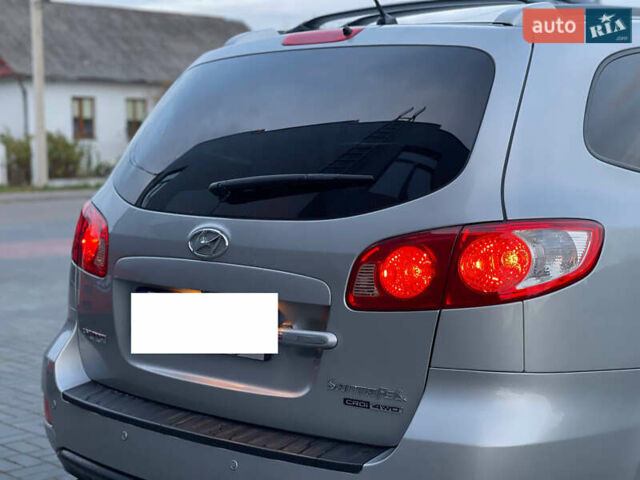 Серый Хендай Санта Фе, объемом двигателя 2.19 л и пробегом 274 тыс. км за 8800 $, фото 15 на Automoto.ua