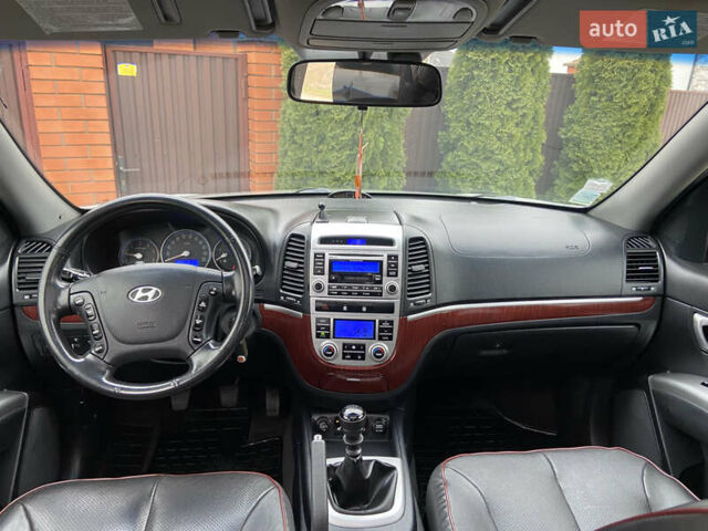 Сірий Хендай Санта Фе, об'ємом двигуна 2.19 л та пробігом 189 тис. км за 7950 $, фото 58 на Automoto.ua
