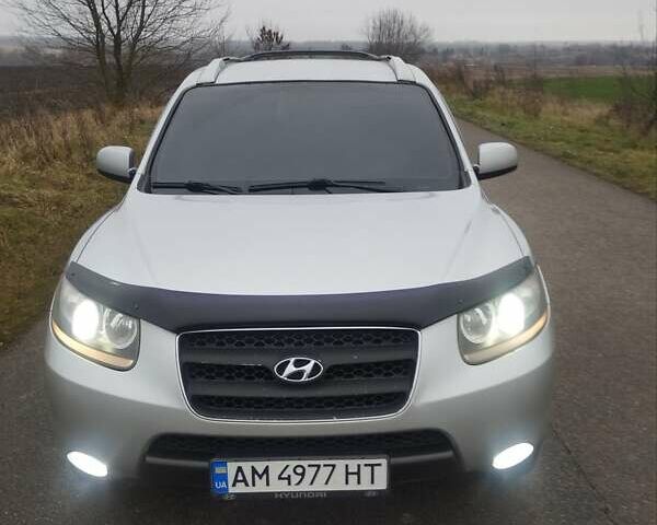 Серый Хендай Санта Фе, объемом двигателя 2.2 л и пробегом 297 тыс. км за 9299 $, фото 25 на Automoto.ua