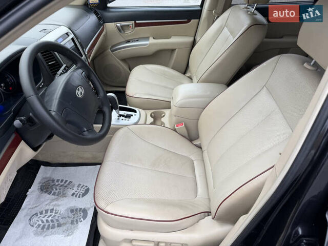 Серый Хендай Санта Фе, объемом двигателя 2.2 л и пробегом 232 тыс. км за 10555 $, фото 39 на Automoto.ua