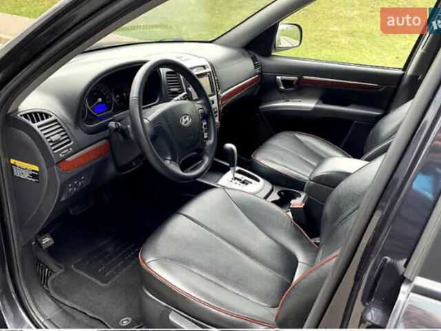 Сірий Хендай Санта Фе, об'ємом двигуна 2.19 л та пробігом 246 тис. км за 9999 $, фото 2 на Automoto.ua