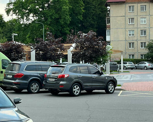 Сірий Хендай Санта Фе, об'ємом двигуна 2.19 л та пробігом 320 тис. км за 10000 $, фото 27 на Automoto.ua