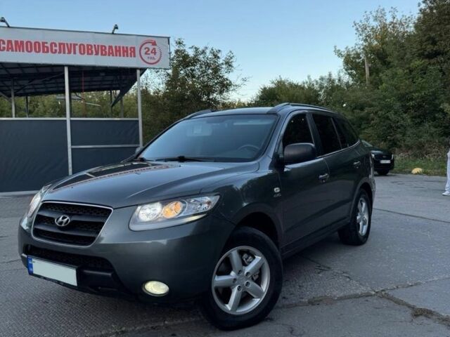 Серый Хендай Санта Фе, объемом двигателя 2.2 л и пробегом 320 тыс. км за 10000 $, фото 7 на Automoto.ua