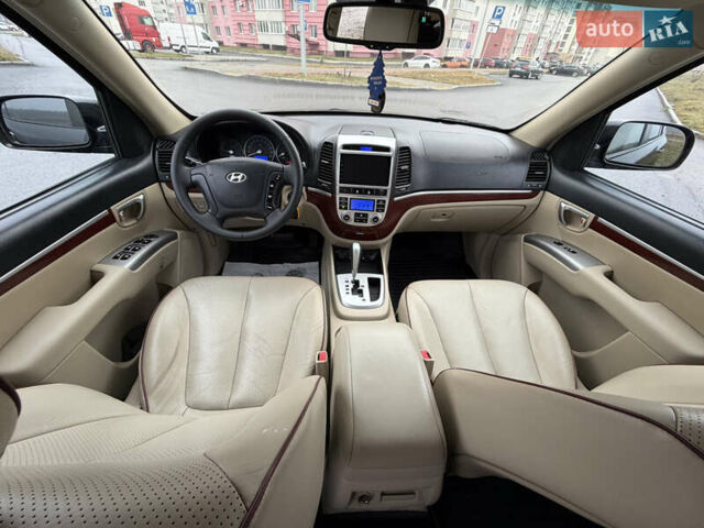 Серый Хендай Санта Фе, объемом двигателя 2.2 л и пробегом 232 тыс. км за 10555 $, фото 55 на Automoto.ua