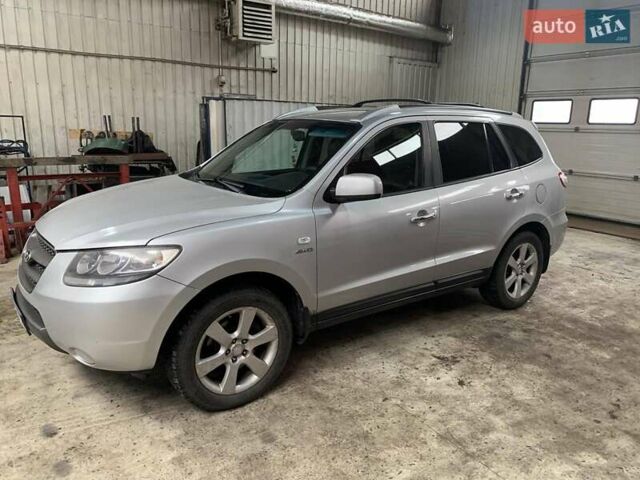 Серый Хендай Санта Фе, объемом двигателя 2.2 л и пробегом 386 тыс. км за 10000 $, фото 2 на Automoto.ua