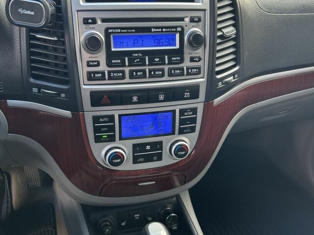 Серый Хендай Санта Фе, объемом двигателя 2.2 л и пробегом 1 тыс. км за 5555 $, фото 14 на Automoto.ua