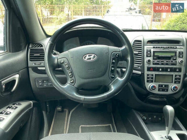 Сірий Хендай Санта Фе, об'ємом двигуна 2.19 л та пробігом 346 тис. км за 6900 $, фото 5 на Automoto.ua