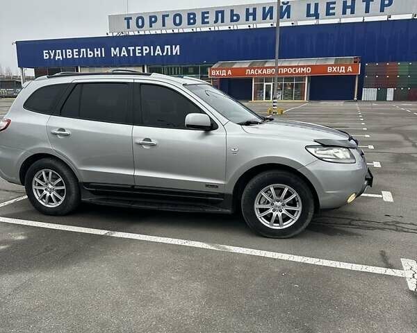 Сірий Хендай Санта Фе, об'ємом двигуна 2.2 л та пробігом 326 тис. км за 8800 $, фото 4 на Automoto.ua