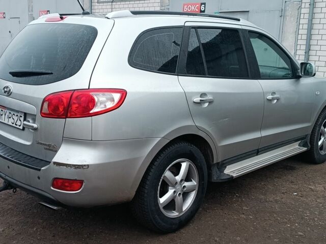 Серый Хендай Санта Фе, объемом двигателя 2 л и пробегом 290 тыс. км за 5000 $, фото 5 на Automoto.ua