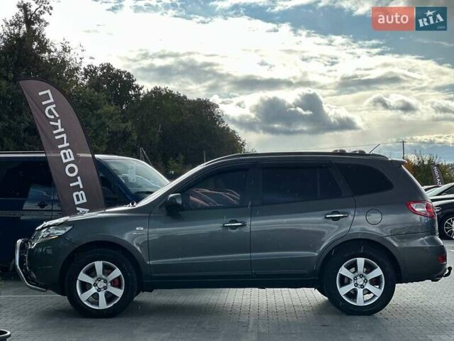 Серый Хендай Санта Фе, объемом двигателя 2.19 л и пробегом 225 тыс. км за 8990 $, фото 4 на Automoto.ua