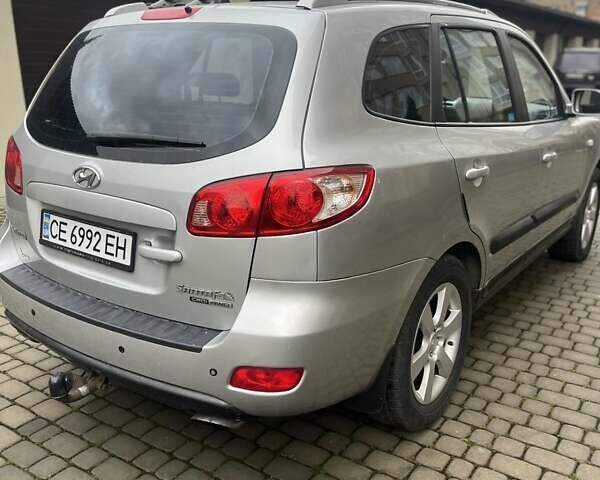 Серый Хендай Санта Фе, объемом двигателя 2.19 л и пробегом 285 тыс. км за 8700 $, фото 5 на Automoto.ua