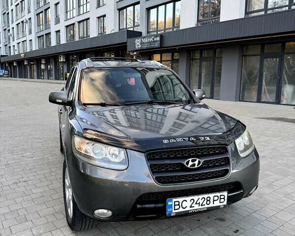 Серый Хендай Санта Фе, объемом двигателя 2.2 л и пробегом 360 тыс. км за 9300 $, фото 1 на Automoto.ua