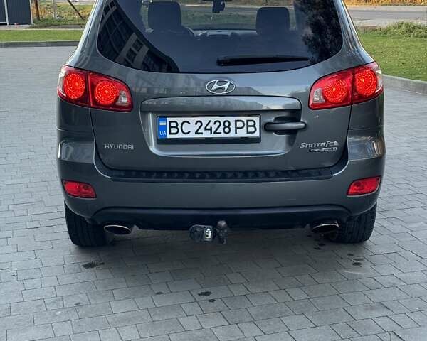 Серый Хендай Санта Фе, объемом двигателя 2.2 л и пробегом 360 тыс. км за 9300 $, фото 3 на Automoto.ua