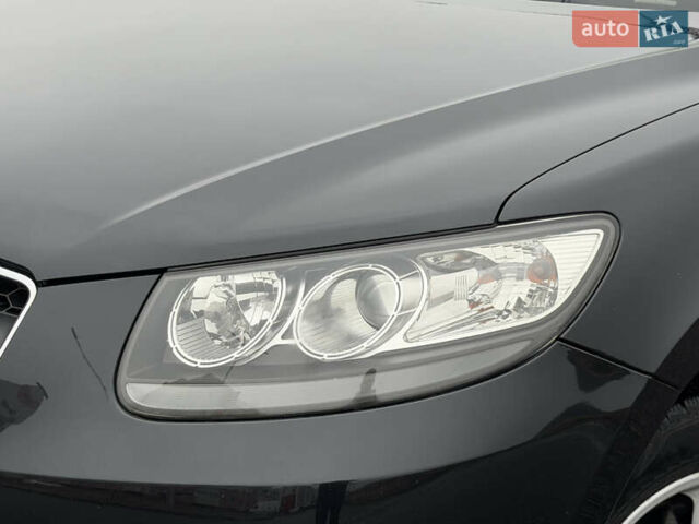 Серый Хендай Санта Фе, объемом двигателя 2.2 л и пробегом 232 тыс. км за 10555 $, фото 2 на Automoto.ua