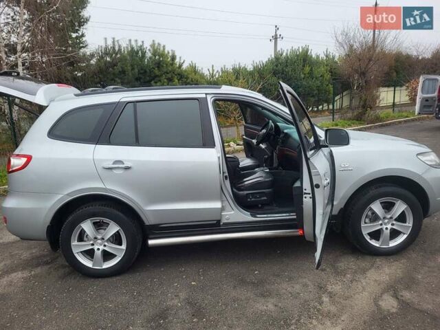 Сірий Хендай Санта Фе, об'ємом двигуна 2.2 л та пробігом 283 тис. км за 9300 $, фото 57 на Automoto.ua