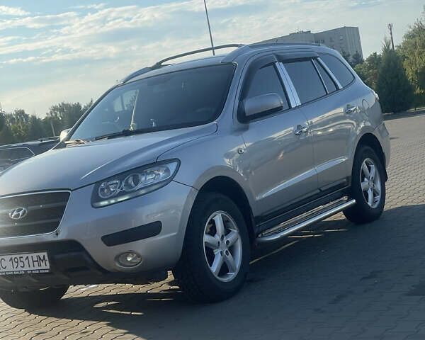Серый Хендай Санта Фе, объемом двигателя 2.19 л и пробегом 280 тыс. км за 9000 $, фото 9 на Automoto.ua