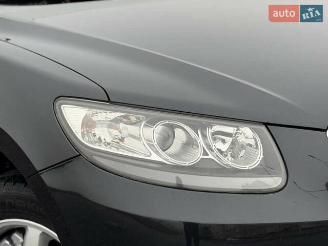 Серый Хендай Санта Фе, объемом двигателя 2.2 л и пробегом 232 тыс. км за 10555 $, фото 15 на Automoto.ua