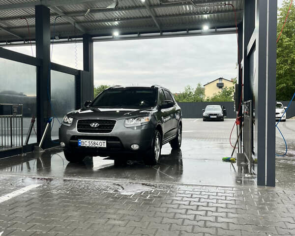 Сірий Хендай Санта Фе, об'ємом двигуна 2.19 л та пробігом 320 тис. км за 10000 $, фото 13 на Automoto.ua