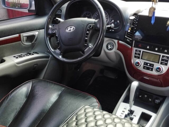 Сірий Хендай Санта Фе, об'ємом двигуна 0 л та пробігом 240 тис. км за 7800 $, фото 2 на Automoto.ua