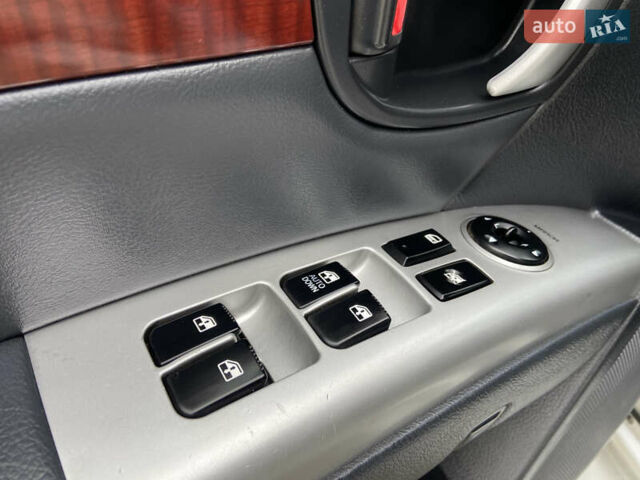 Сірий Хендай Санта Фе, об'ємом двигуна 2.19 л та пробігом 189 тис. км за 7950 $, фото 37 на Automoto.ua