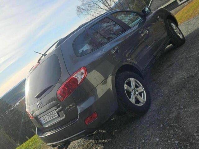 Серый Хендай Санта Фе, объемом двигателя 2.2 л и пробегом 273 тыс. км за 4559 $, фото 2 на Automoto.ua