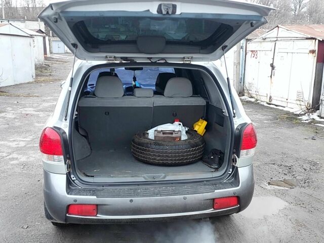 Серый Хендай Санта Фе, объемом двигателя 2 л и пробегом 200 тыс. км за 7650 $, фото 4 на Automoto.ua