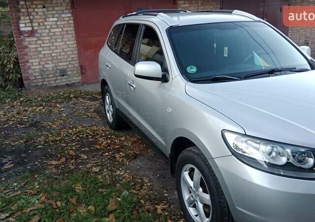 Серый Хендай Санта Фе, объемом двигателя 2.2 л и пробегом 215 тыс. км за 10500 $, фото 3 на Automoto.ua