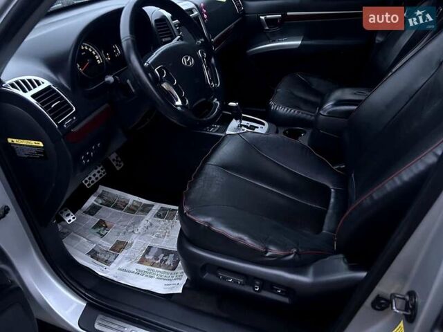 Сірий Хендай Санта Фе, об'ємом двигуна 2.2 л та пробігом 225 тис. км за 8850 $, фото 22 на Automoto.ua