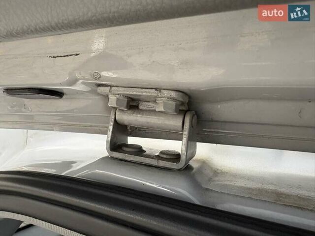 Серый Хендай Санта Фе, объемом двигателя 2.19 л и пробегом 276 тыс. км за 8550 $, фото 43 на Automoto.ua