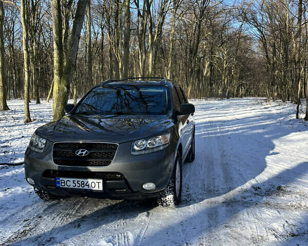 Сірий Хендай Санта Фе, об'ємом двигуна 2.19 л та пробігом 320 тис. км за 10000 $, фото 18 на Automoto.ua