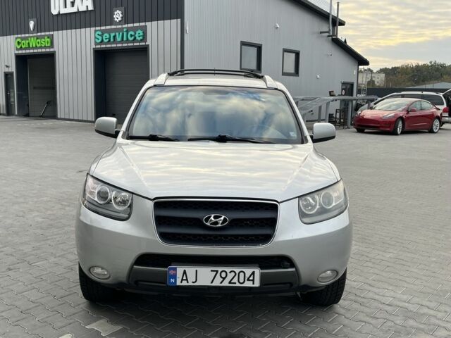 Серый Хендай Санта Фе, объемом двигателя 2.2 л и пробегом 270 тыс. км за 4800 $, фото 3 на Automoto.ua