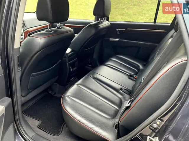 Сірий Хендай Санта Фе, об'ємом двигуна 2.19 л та пробігом 246 тис. км за 9999 $, фото 6 на Automoto.ua