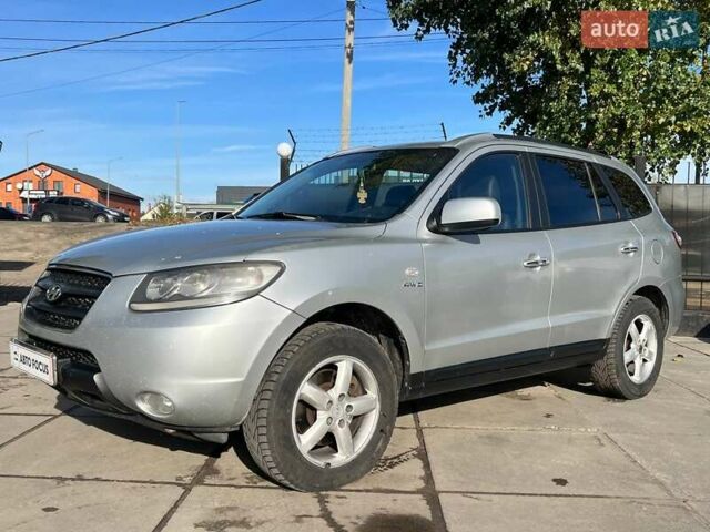 Серый Хендай Санта Фе, объемом двигателя 2.19 л и пробегом 344 тыс. км за 8990 $, фото 2 на Automoto.ua
