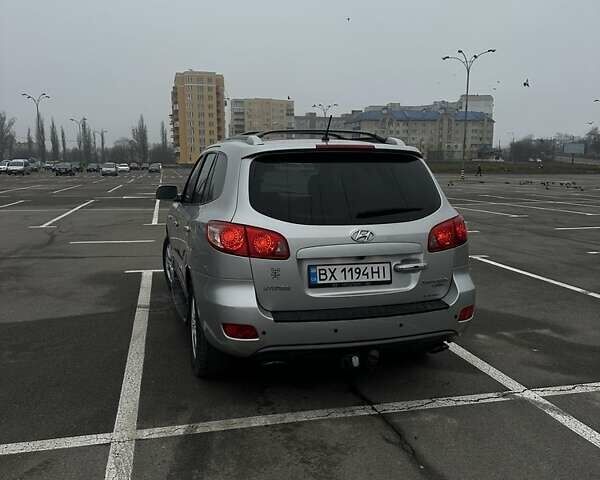 Сірий Хендай Санта Фе, об'ємом двигуна 2.2 л та пробігом 326 тис. км за 8800 $, фото 2 на Automoto.ua