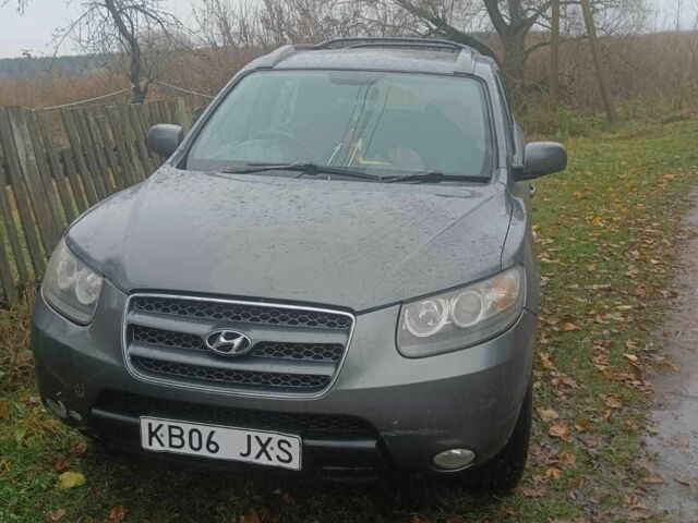 Серый Хендай Санта Фе, объемом двигателя 2.2 л и пробегом 261 тыс. км за 4500 $, фото 18 на Automoto.ua