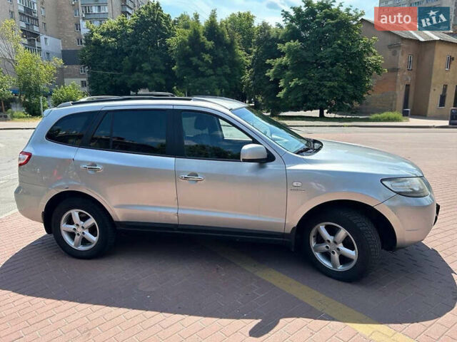 Сірий Хендай Санта Фе, об'ємом двигуна 2.19 л та пробігом 346 тис. км за 6900 $, фото 1 на Automoto.ua