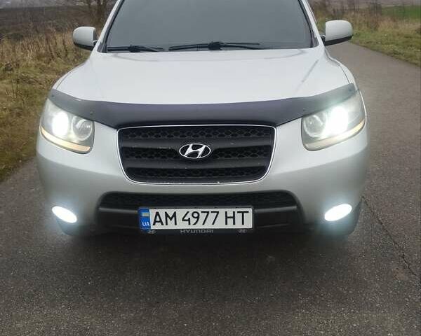 Серый Хендай Санта Фе, объемом двигателя 2.2 л и пробегом 297 тыс. км за 9299 $, фото 26 на Automoto.ua