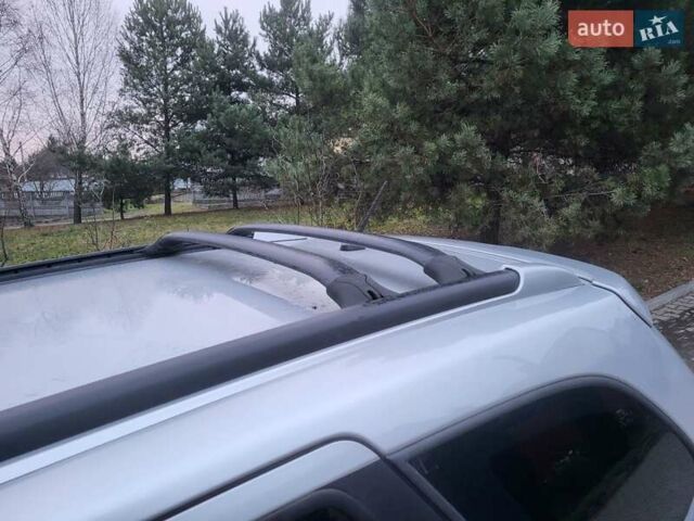 Сірий Хендай Санта Фе, об'ємом двигуна 2.2 л та пробігом 283 тис. км за 9300 $, фото 94 на Automoto.ua