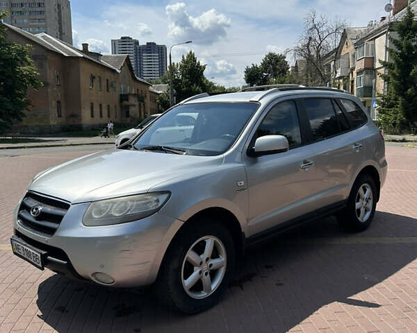 Сірий Хендай Санта Фе, об'ємом двигуна 2.19 л та пробігом 346 тис. км за 6900 $, фото 19 на Automoto.ua