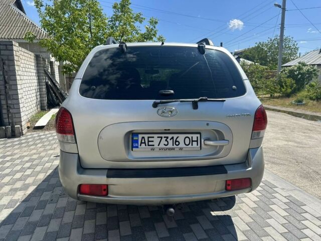 Серый Хендай Санта Фе, объемом двигателя 2 л и пробегом 123 тыс. км за 6555 $, фото 2 на Automoto.ua