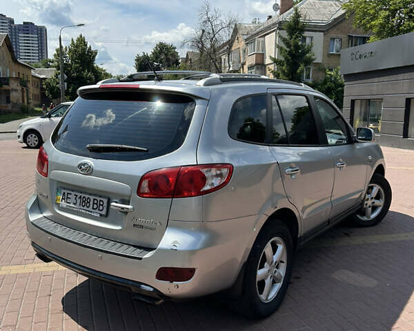 Сірий Хендай Санта Фе, об'ємом двигуна 2.19 л та пробігом 346 тис. км за 6900 $, фото 15 на Automoto.ua