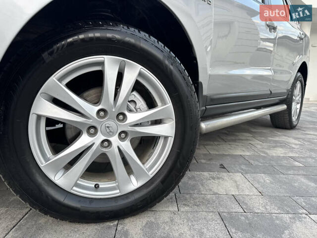 Сірий Хендай Санта Фе, об'ємом двигуна 2.7 л та пробігом 167 тис. км за 7850 $, фото 42 на Automoto.ua