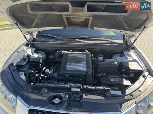 Серый Хендай Санта Фе, объемом двигателя 2.2 л и пробегом 284 тыс. км за 262 $, фото 5 на Automoto.ua