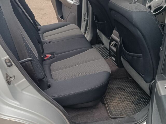 Серый Хендай Санта Фе, объемом двигателя 2 л и пробегом 290 тыс. км за 5000 $, фото 16 на Automoto.ua