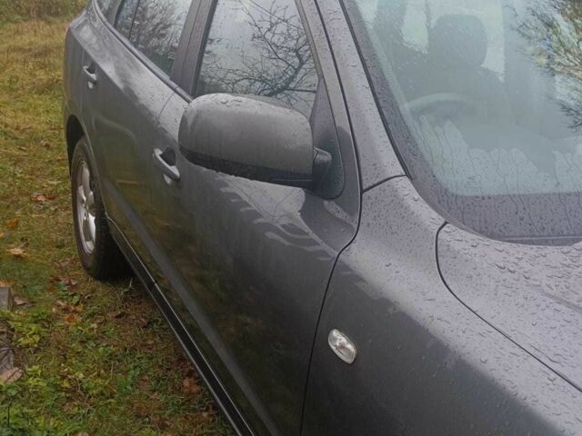 Серый Хендай Санта Фе, объемом двигателя 2.2 л и пробегом 261 тыс. км за 4500 $, фото 13 на Automoto.ua