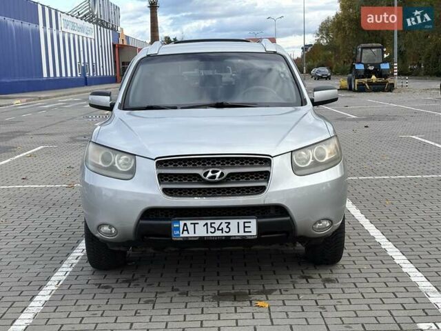 Серый Хендай Санта Фе, объемом двигателя 2.19 л и пробегом 276 тыс. км за 8550 $, фото 5 на Automoto.ua