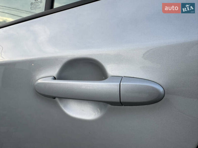 Сірий Хендай Санта Фе, об'ємом двигуна 2.7 л та пробігом 167 тис. км за 7850 $, фото 45 на Automoto.ua