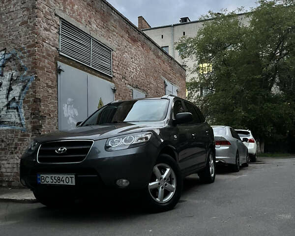 Сірий Хендай Санта Фе, об'ємом двигуна 2.19 л та пробігом 320 тис. км за 10000 $, фото 11 на Automoto.ua